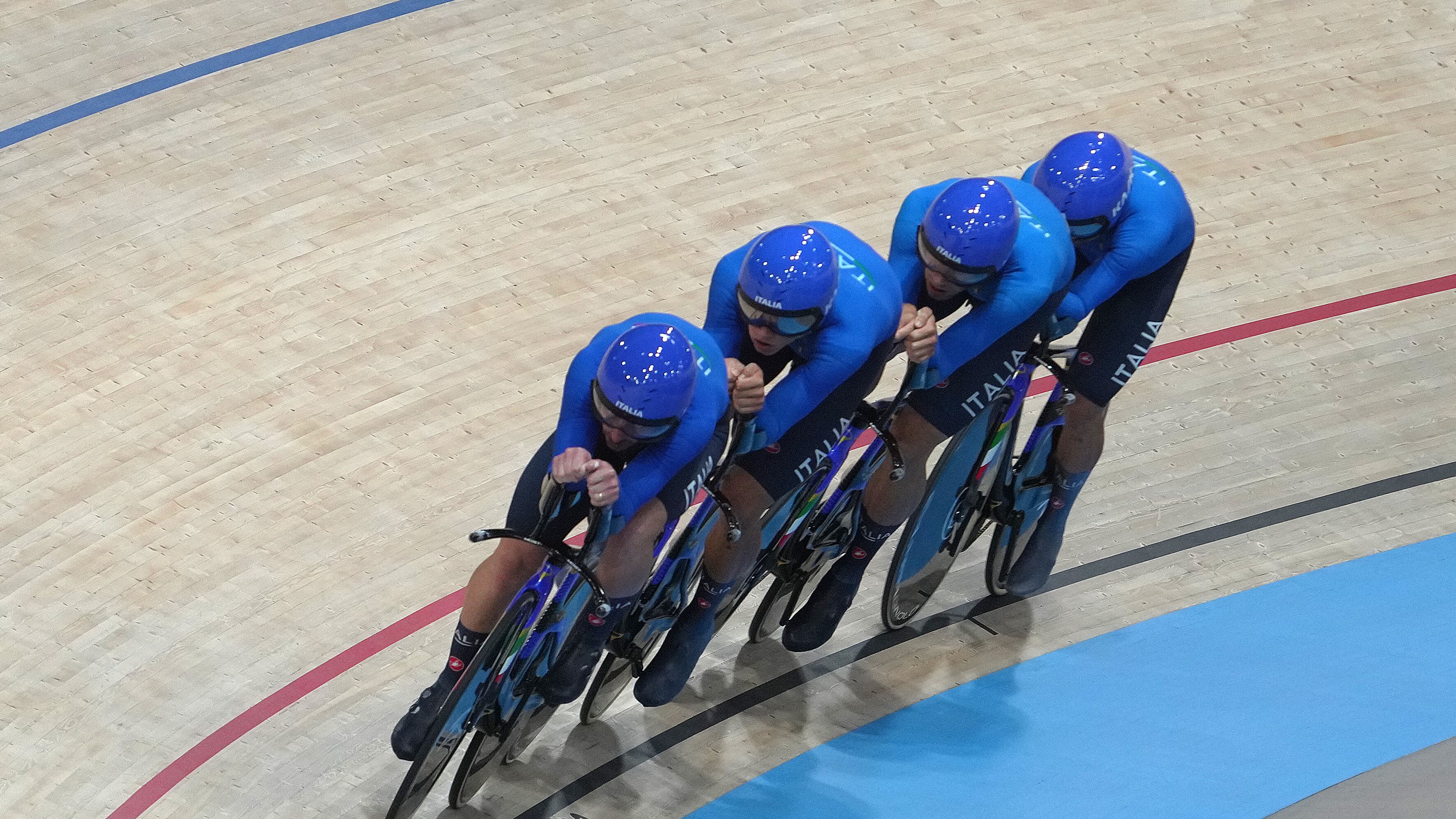 Olimpiadi, il quartetto di Ganna bronzo nell’inseguimento a squadre. Ragazze solo quarte