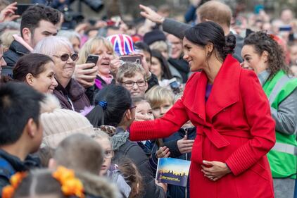 Meghan Markle in rosso per un poeta: foto 2
