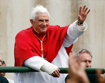 Ratzinger, dall'elezione agli incontri con Francesco 11