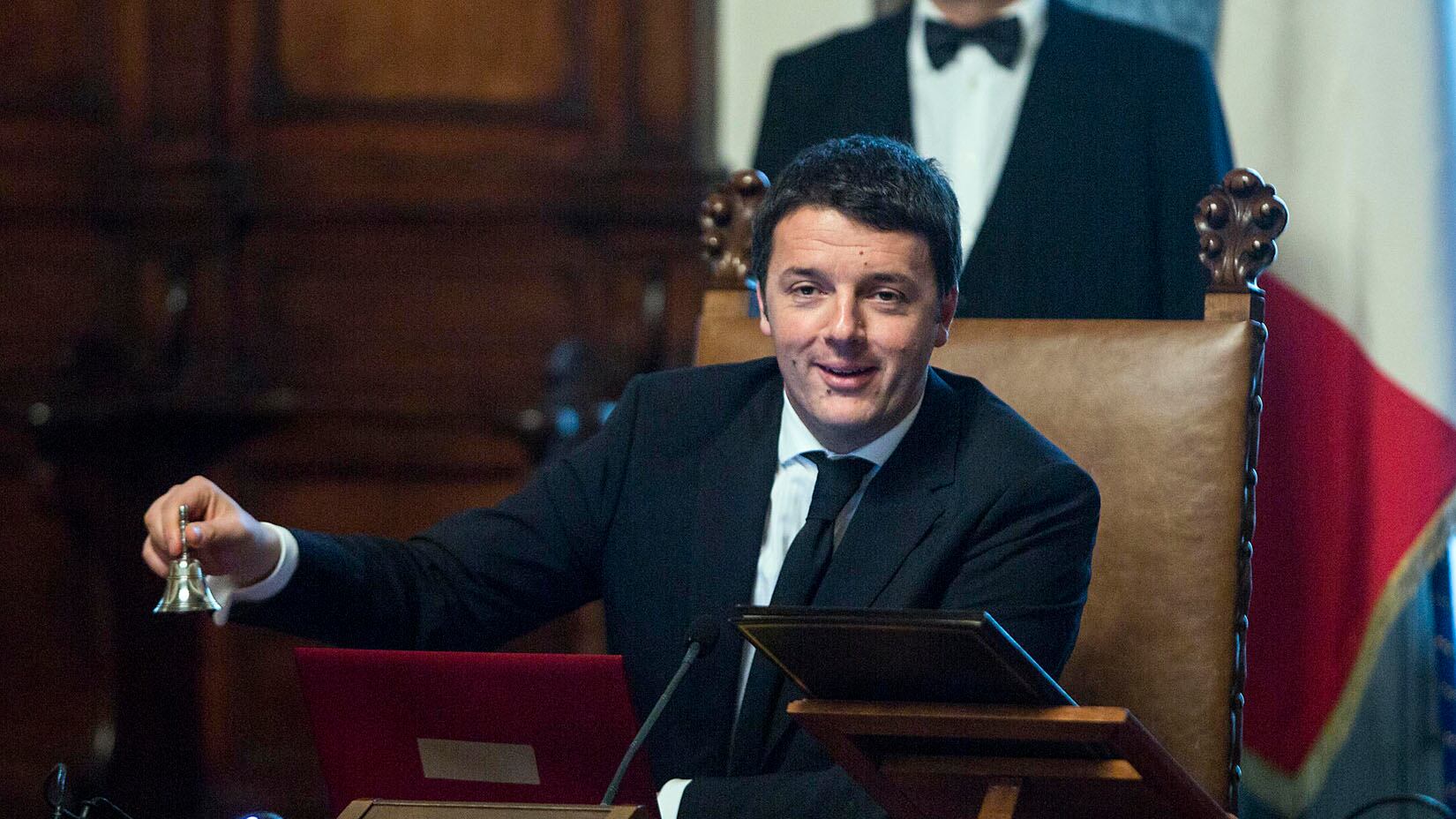 A Pasqua Renzi e Padoan si credono Babbo Natale
