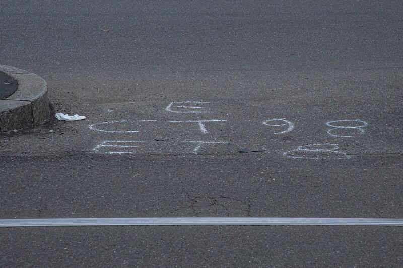 Ciclista investito da una moto a Milano: è gravissimo 5