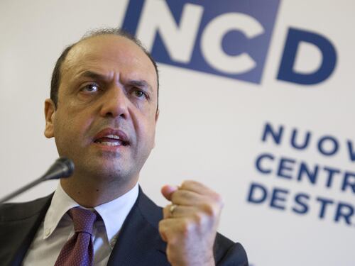 E Ncd si aggrappa ai suoi "acchiappavoti"