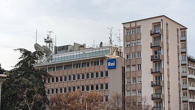 Canone Rai, nel 2026 resta a 90 euro: chi può chiedere l’esonero e entro quando