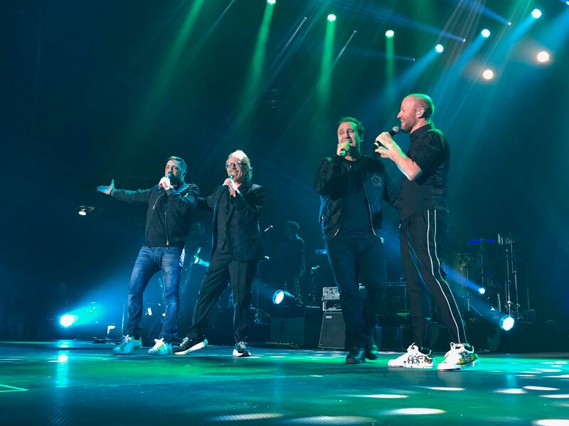 Raf e Tozzi tutte le hit in tour e pubblico scatenato 5