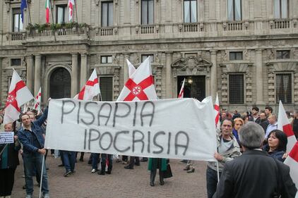 La Lega scende in piazza a Milano 5