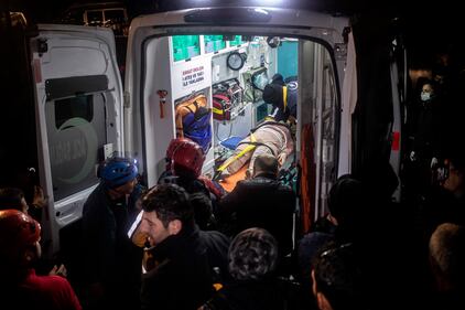 Terremoto al confine tra Turchia e Siria: le immagini del disastro 5
