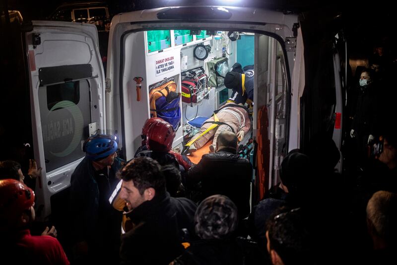 Terremoto al confine tra Turchia e Siria: le immagini del disastro 5