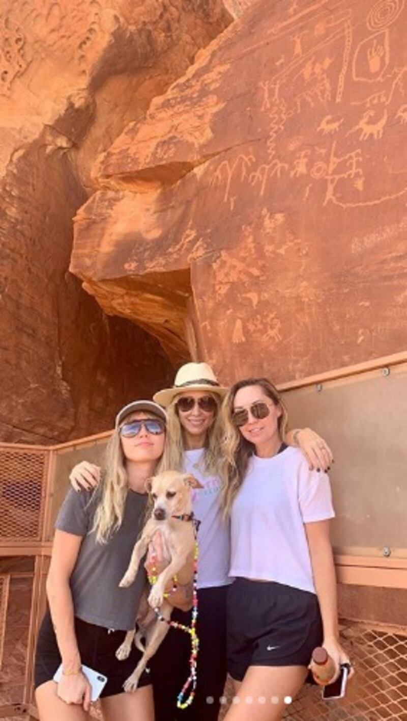 Miley Cyrus, vacanze in famiglia in Colorado 1
