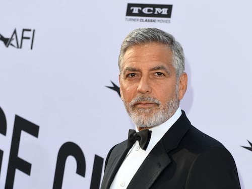 George Clooney scende in campo per Meghan: "Molestata come Diana. Poi sappiamo come va a finire"