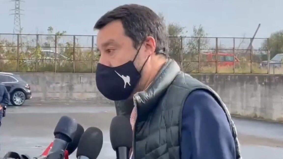 L'sms di Salvini a Zingaretti dopo le dimissioni