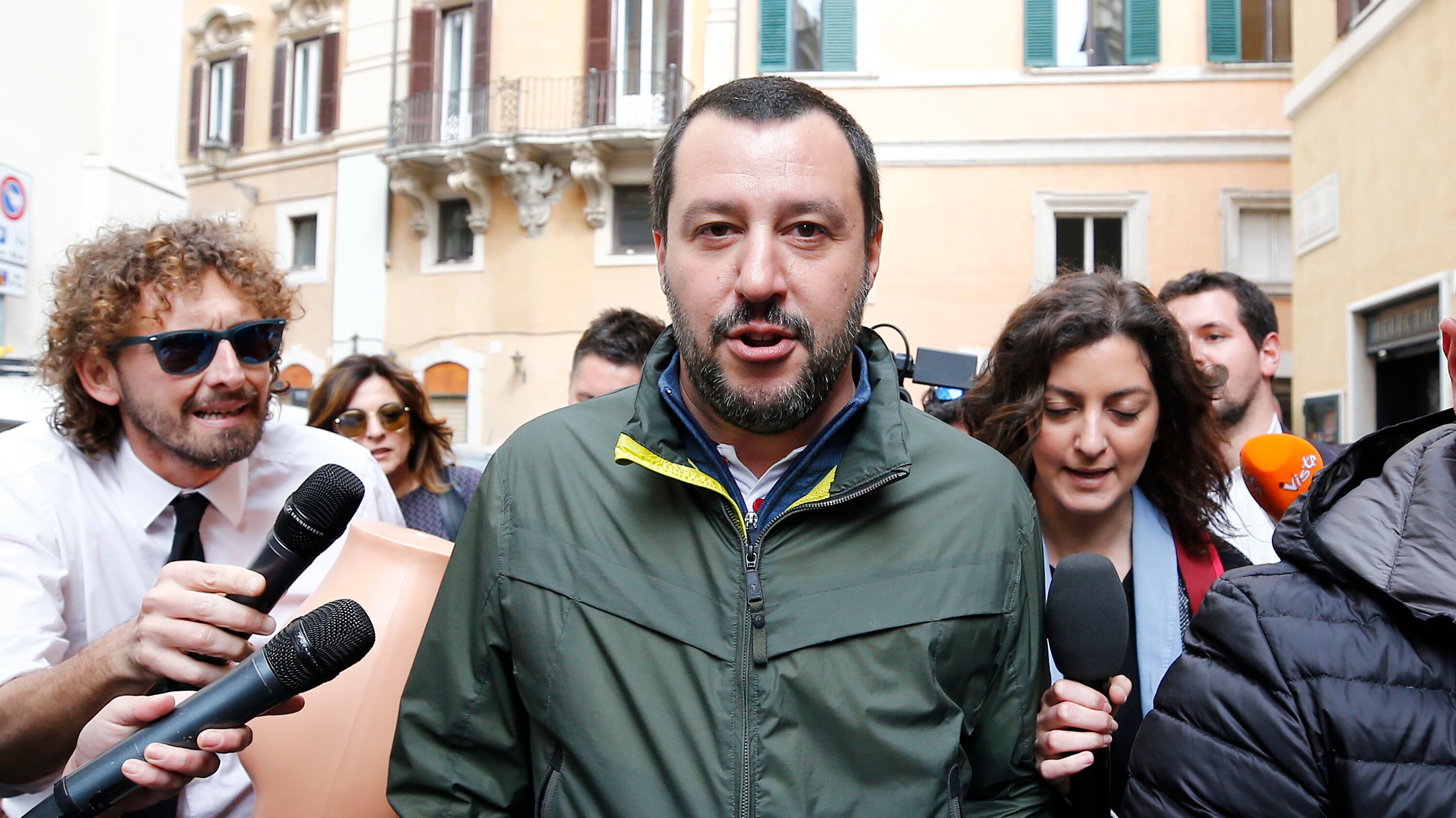 Salvini: "Non esiste un governo senza il centrodestra"
