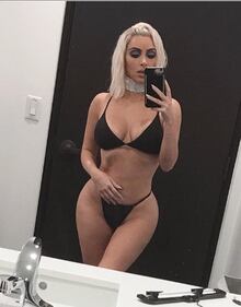 Kim Kardashian sexy su Instagram 3