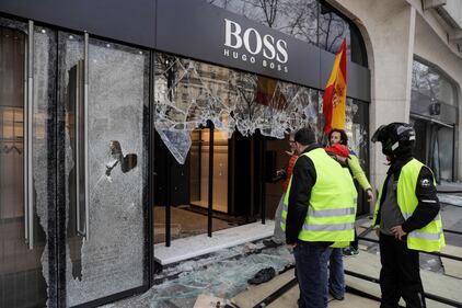 Inferno nel centro di Parigi 10