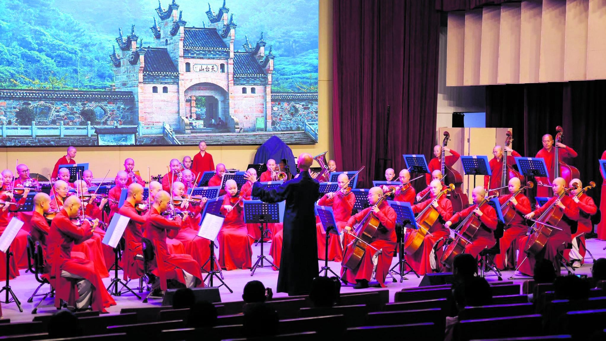 "La musica zen ci unisce. Cantiamo con Domingo"