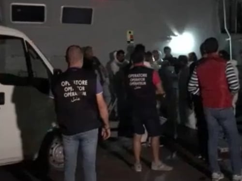 Naufragio Lampedusa, ritrovati dodici corpi all'interno del barchino
