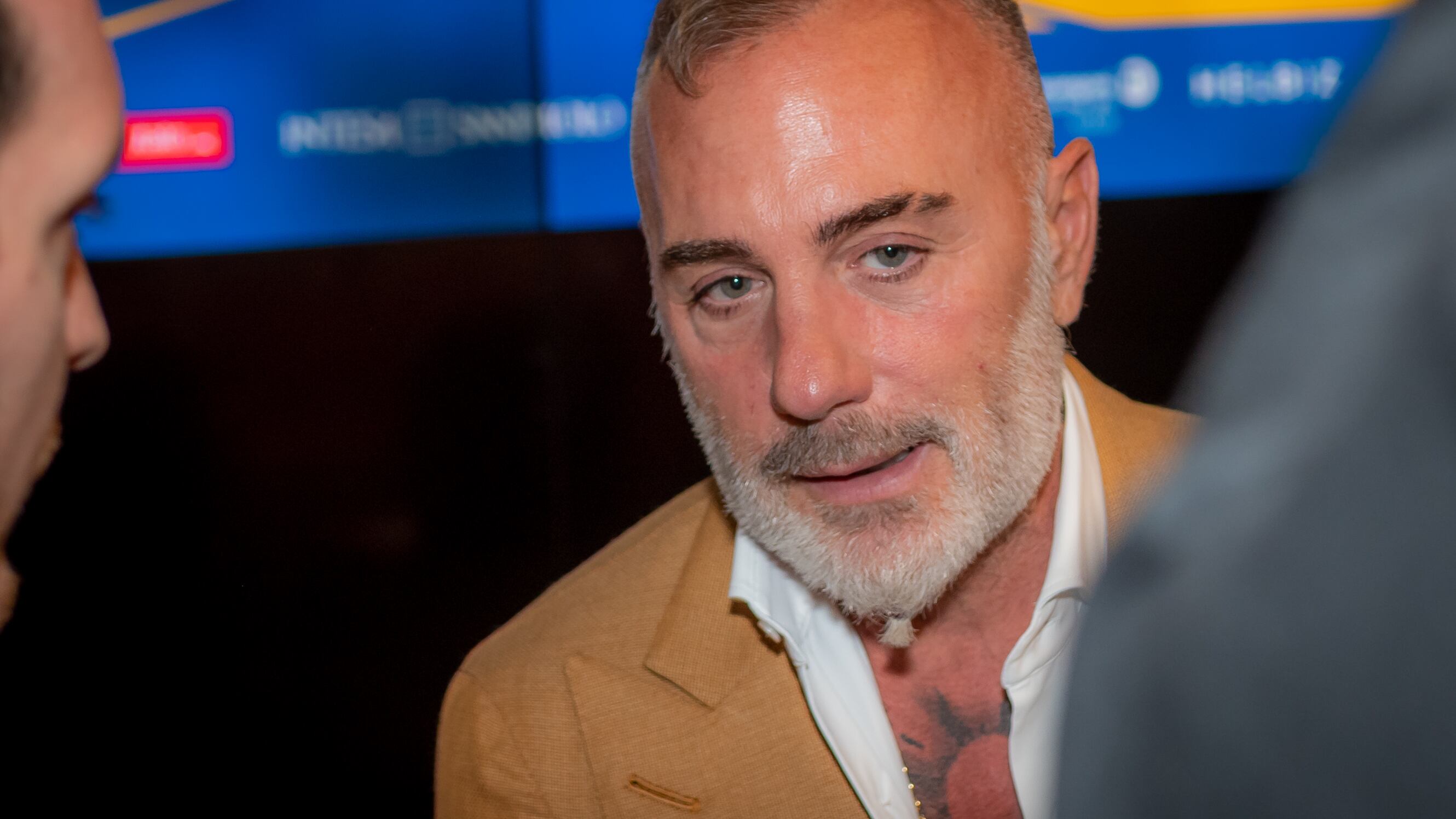 Guai per Gianluca Vacchi: il fratello chiede il pignoramento dei beni