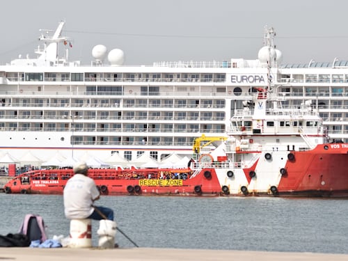 I migranti sbarcano in Italia? Per i giudici è legittima difesa