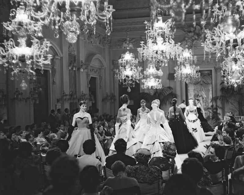 Sfilata in Sala Bianca luglio 1955 Foto Fadiagti - Archivio Giorgini