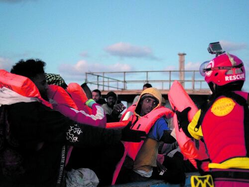 Ecco il piano migranti Ue: rimpatri con gli hotspot