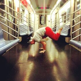 Ora lo yoga si fa in metropolitana 11