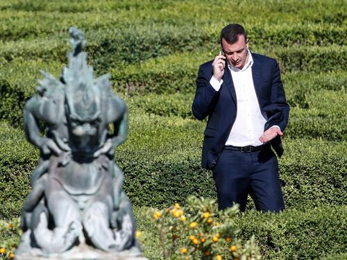 "Non è più richiesta la sua prestazione". Casalino silurato con una mail