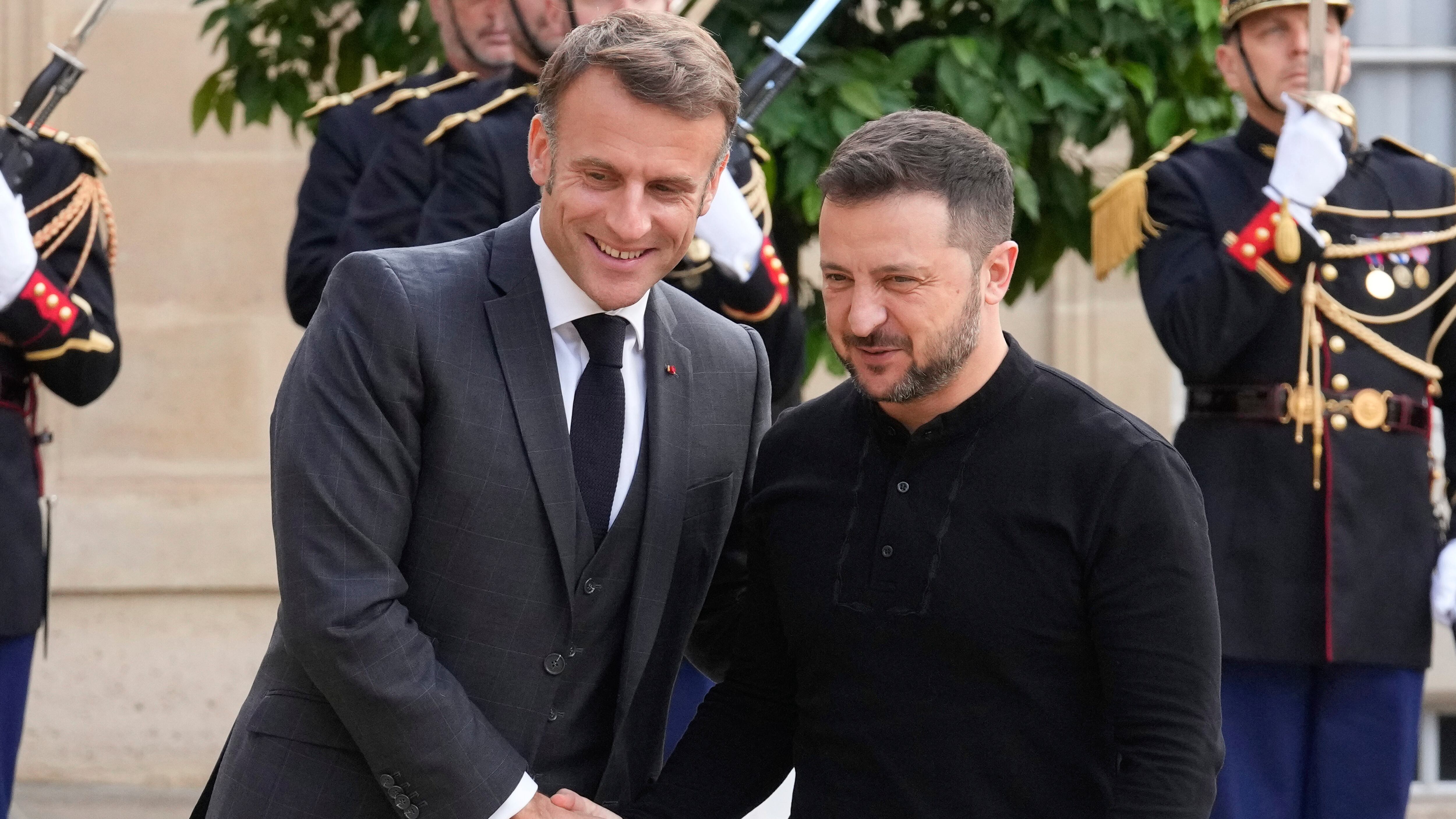 L'Ue serra i ranghi sull'Ucraina: si lavora a un vertice di emergenza a Parigi