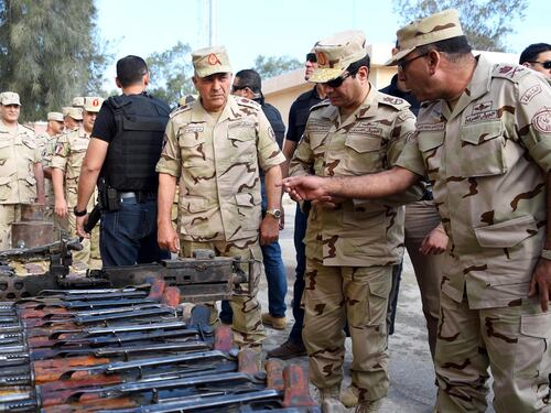 Sisi in visita in Sinai dopo l'offensiva dei jihadisti