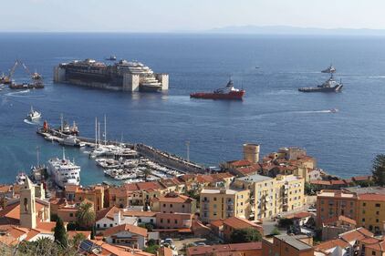 La Concordia verso Genova 16