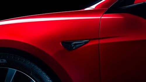 Tesla Model 3 restyling, guarda tutte le foto 4