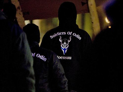 Finlandia, i "soldati di Odino" difendono le donne contro le molestie degli immigrati