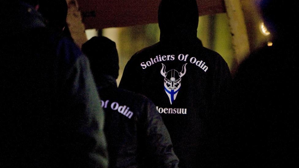 Finlandia, i "soldati di Odino" difendono le donne contro le molestie degli immigrati