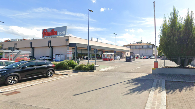 Coltelli, cacciaviti e droga: fermati i cinque “capetti” della rivolta annunciata a Forlì. Programmavano un assalto al supermercato