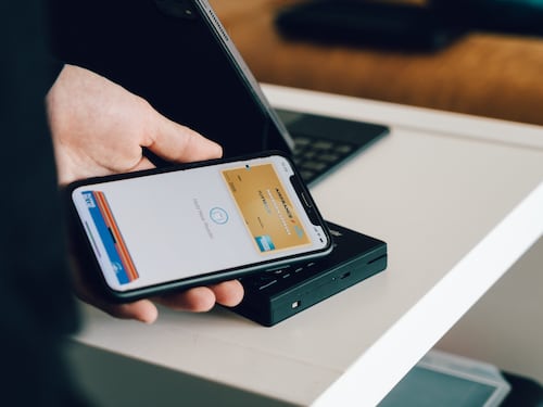 iPhone diventa un pos: potrà ricevere pagamenti