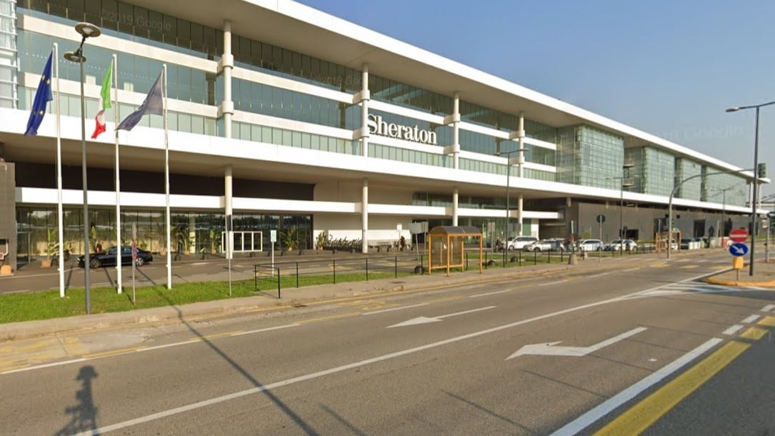 Malpensa, esagitato nigeriano con tubo di ferro ferisce due agenti