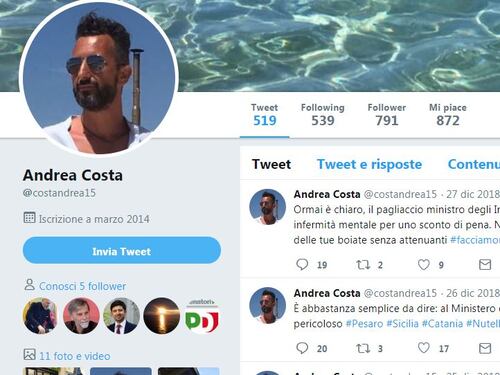 Il sindaco Pd che ha vietato la cattiveria? Su Twitter dà del "c..." a Salvini
