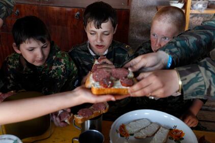 Russia, ecco la scuola per bambini-soldato 10