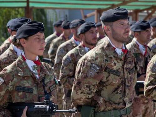 "Via la Brigata Sassari dal 2 giugno": poi il governo ci ripensa
