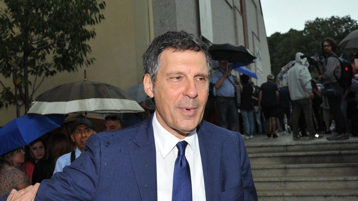 Fabrizio Frizzi sepolto a Bassano Romano: l'ultimo sms al sindaco