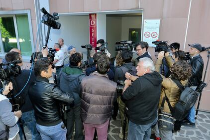 Silvio Berlusconi esce dall'ospedale 6