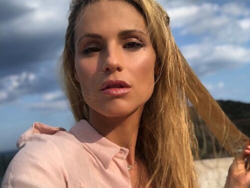 Michelle Hunziker: "Donne, non diventiamo ometti. Non è reato un decolletè"
