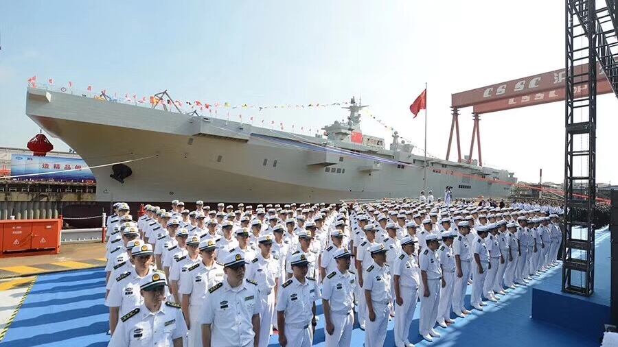 La Cina vara la sua prima nave d'assalto anfibio