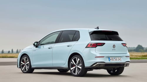 Volkswagen Golf 2024, guarda tutte le foto 1