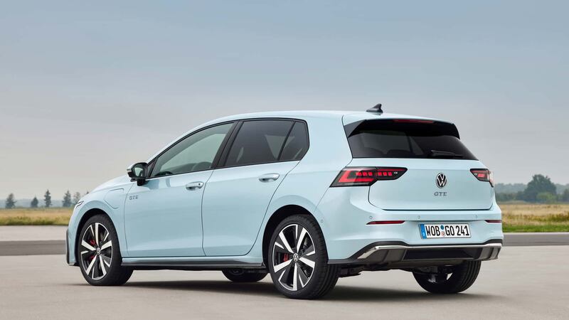 Volkswagen Golf 2024, guarda tutte le foto 1