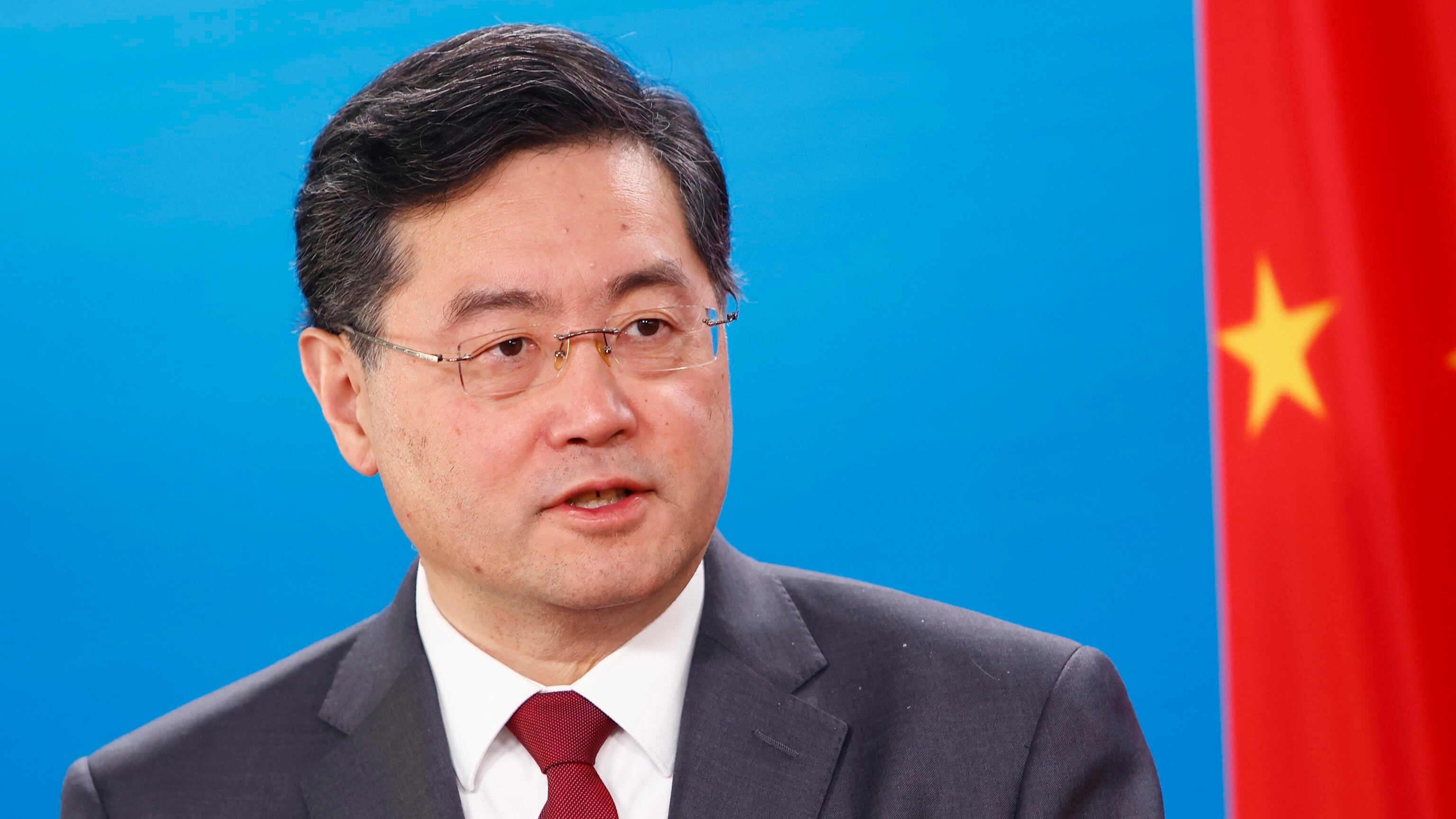 Cina, rimosso il ministro degli Esteri: al suo posto torna Wang Yi
