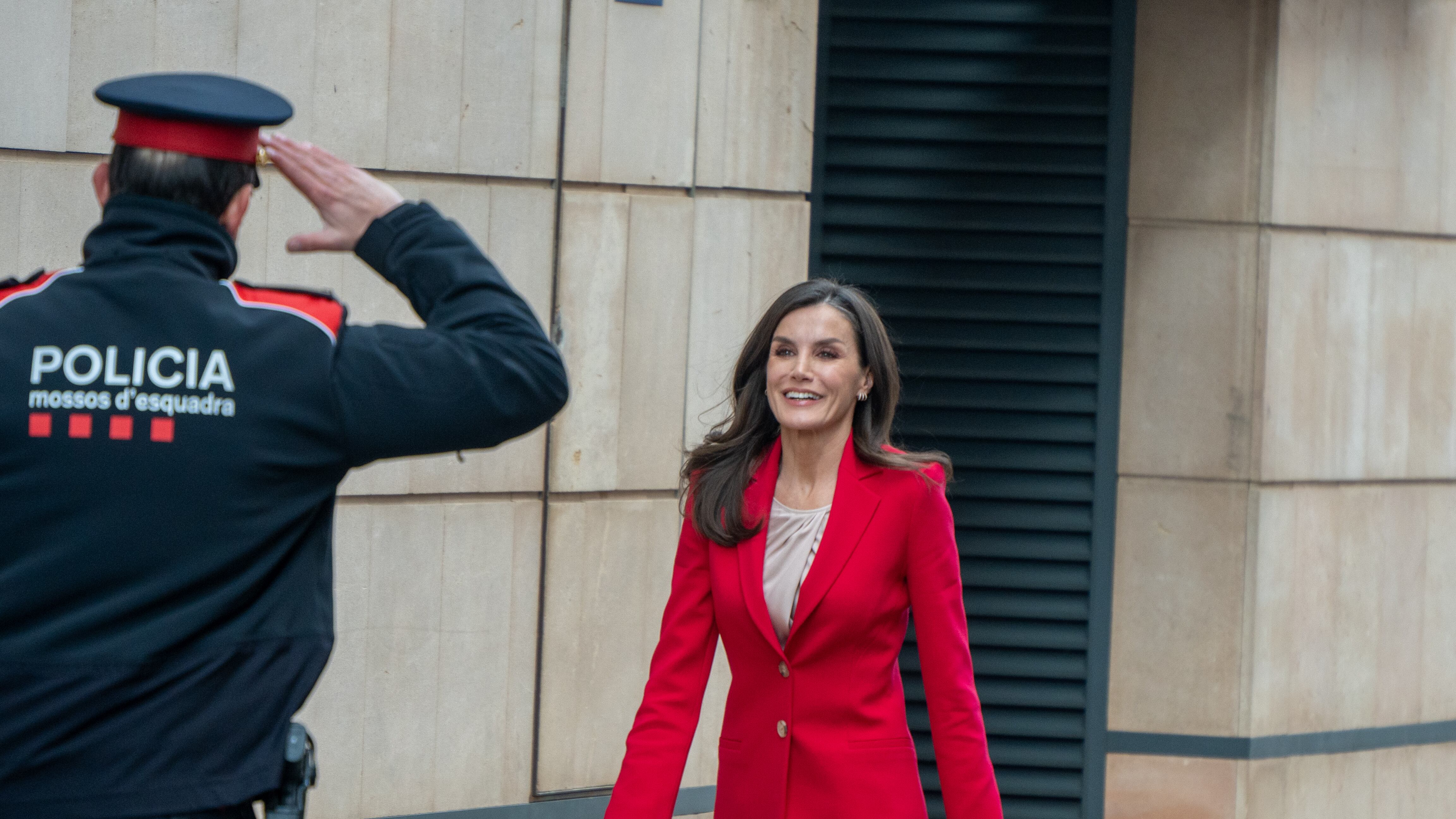 "Ha cancellato tutti i post". Il mistero del presunto amante di Letizia di Spagna