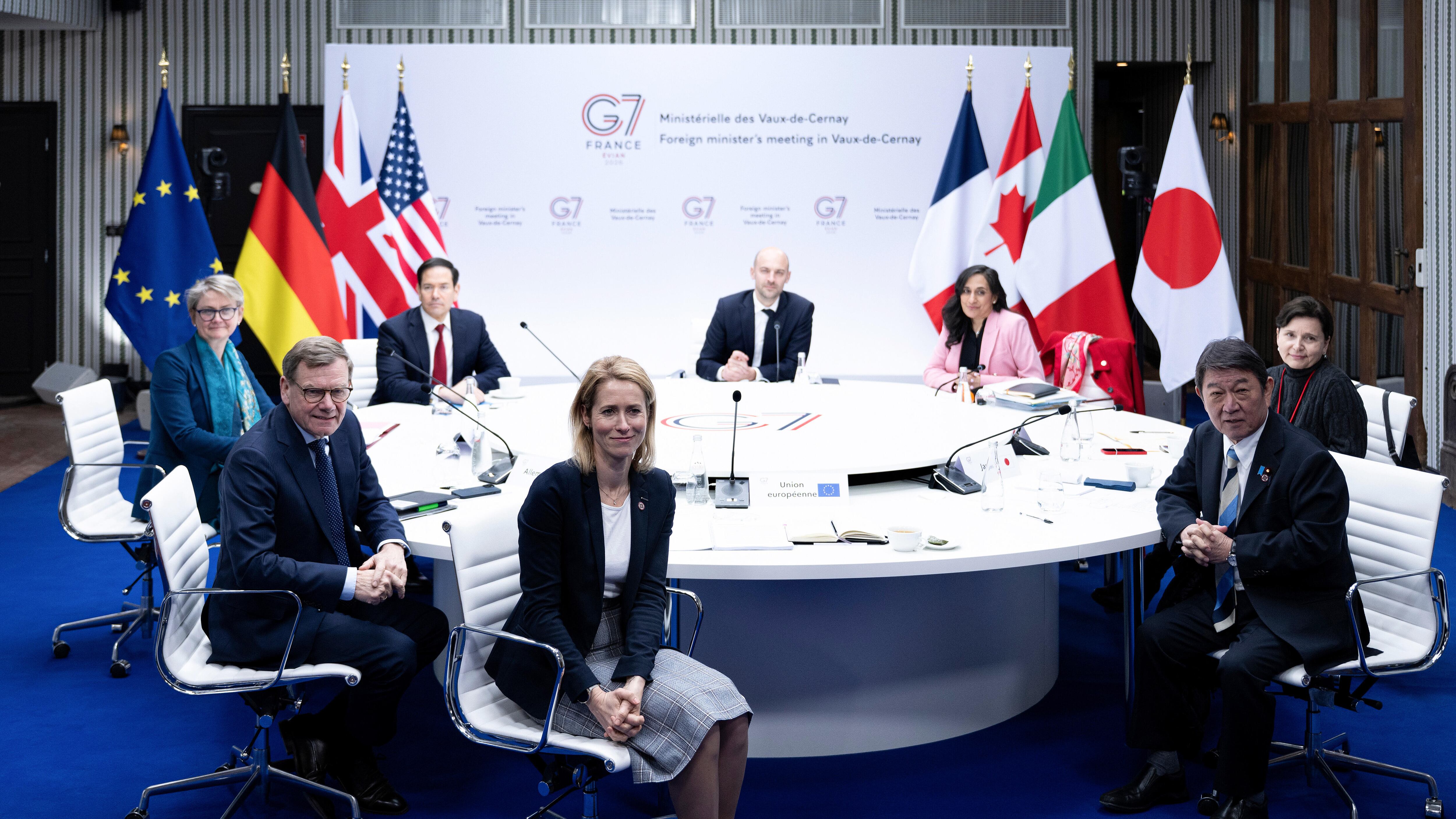 G7 dei ministri degli Esteri a Parigi: "Riaprire lo stretto di Hormuz". Tajani: "Garantiamo navigazione con missioni europee"