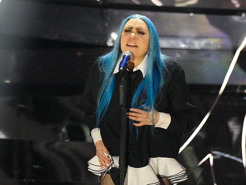 Sanremo 2024: ecco il look della prima serata del Festival di Loredana Bertè