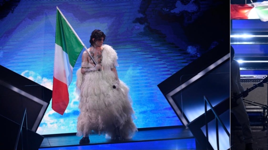 "Fu vilipendio alla bandiera": Achille Lauro finisce denunciato