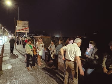 Terremoto nei Campi Flegrei, gente in strada da Pozzuoli a Napoli 3