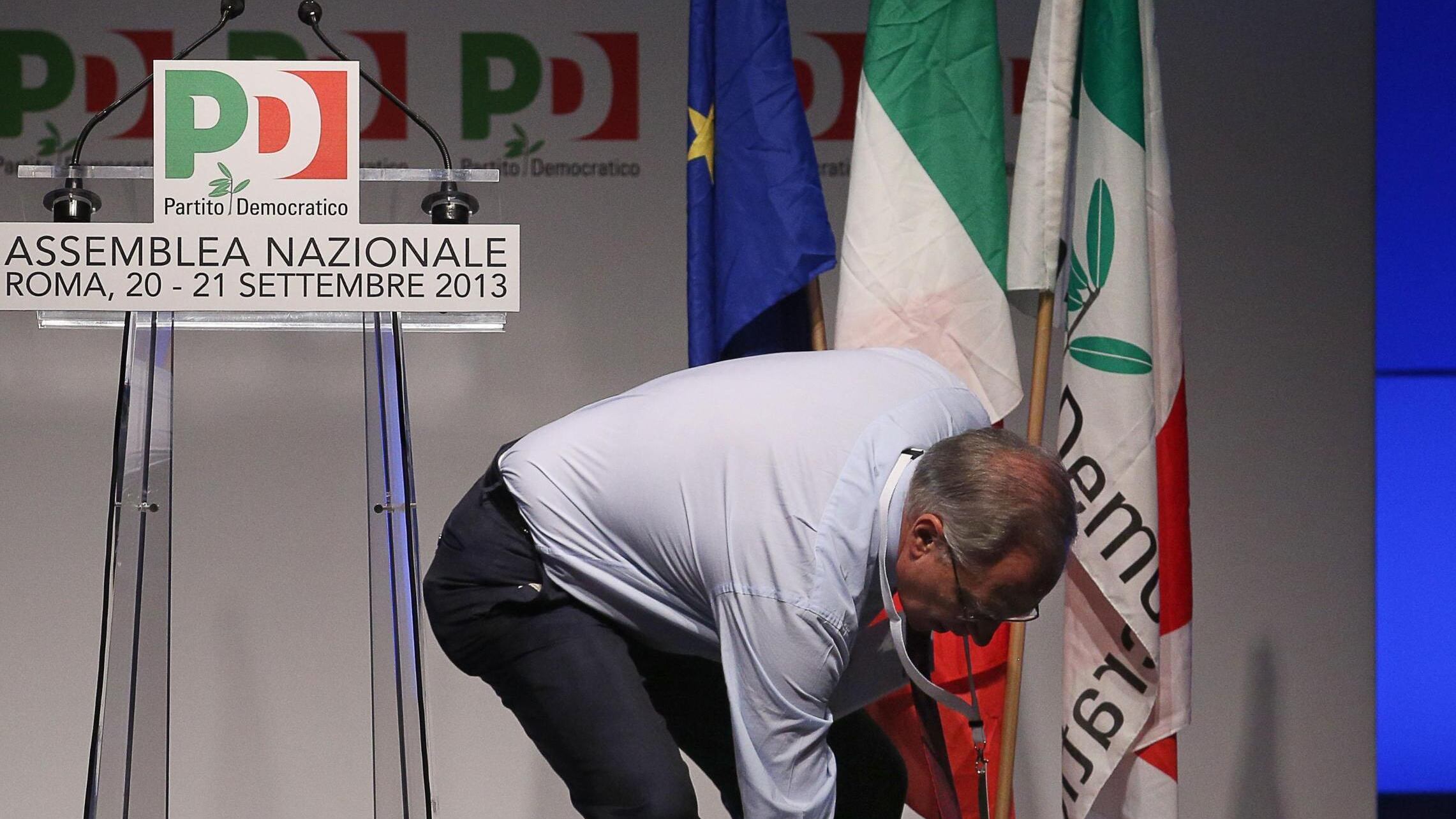 Le nuove regole asfaltano il Pd. Vince la fronda anti congresso